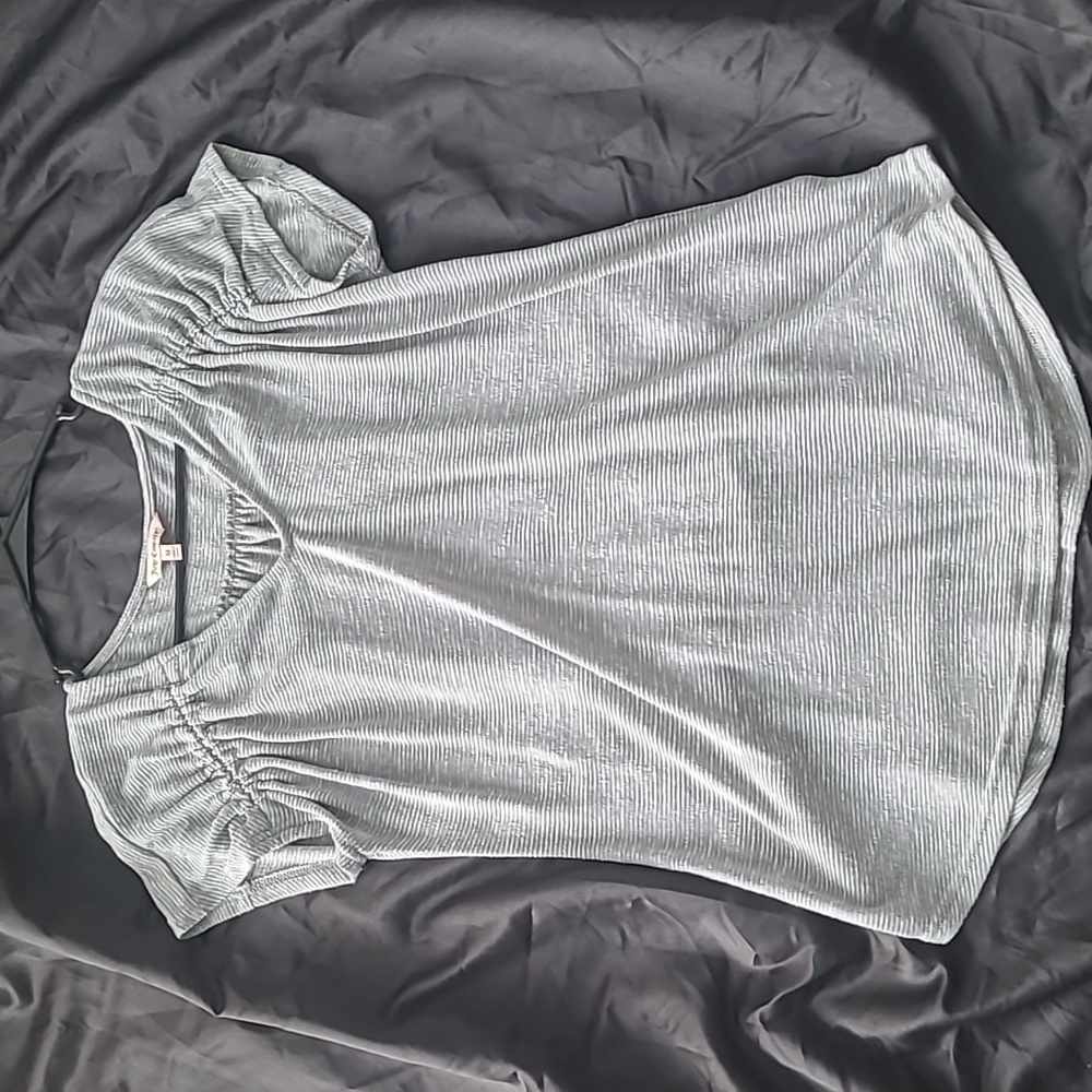 Gray top